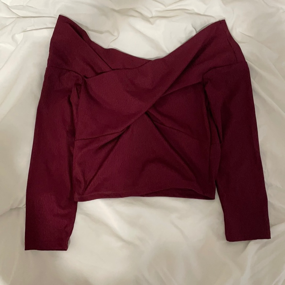 Off the shoulder maroon mid sleeve